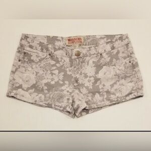 women’s Mossimo Supply Co. Low Rise Floral Gray & White Shorts size 7
